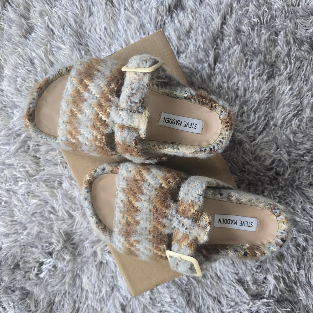 Steve Madden Women’s Rizzle Beige Plaid Buckle Slide Sandals in Multicolor Tweed